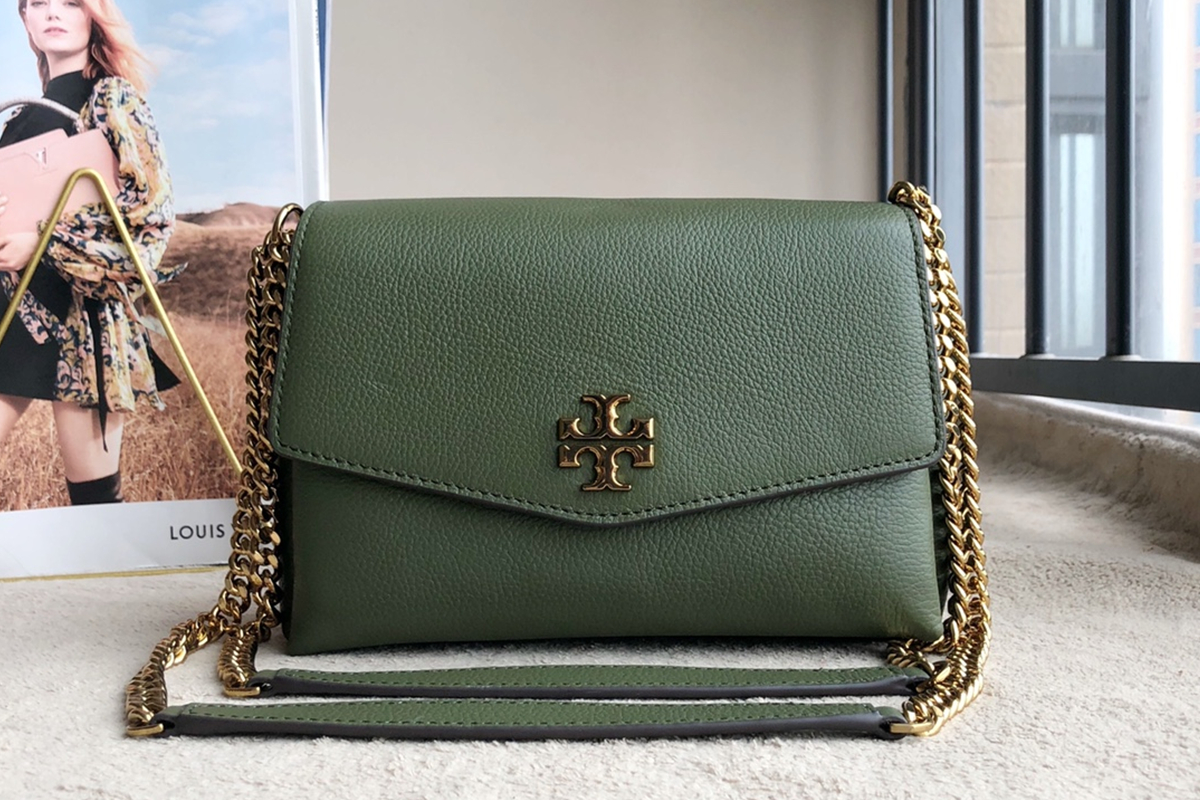 Features Of Tory Burch Kira Pebbled Leather Wallet Crossbody Bag