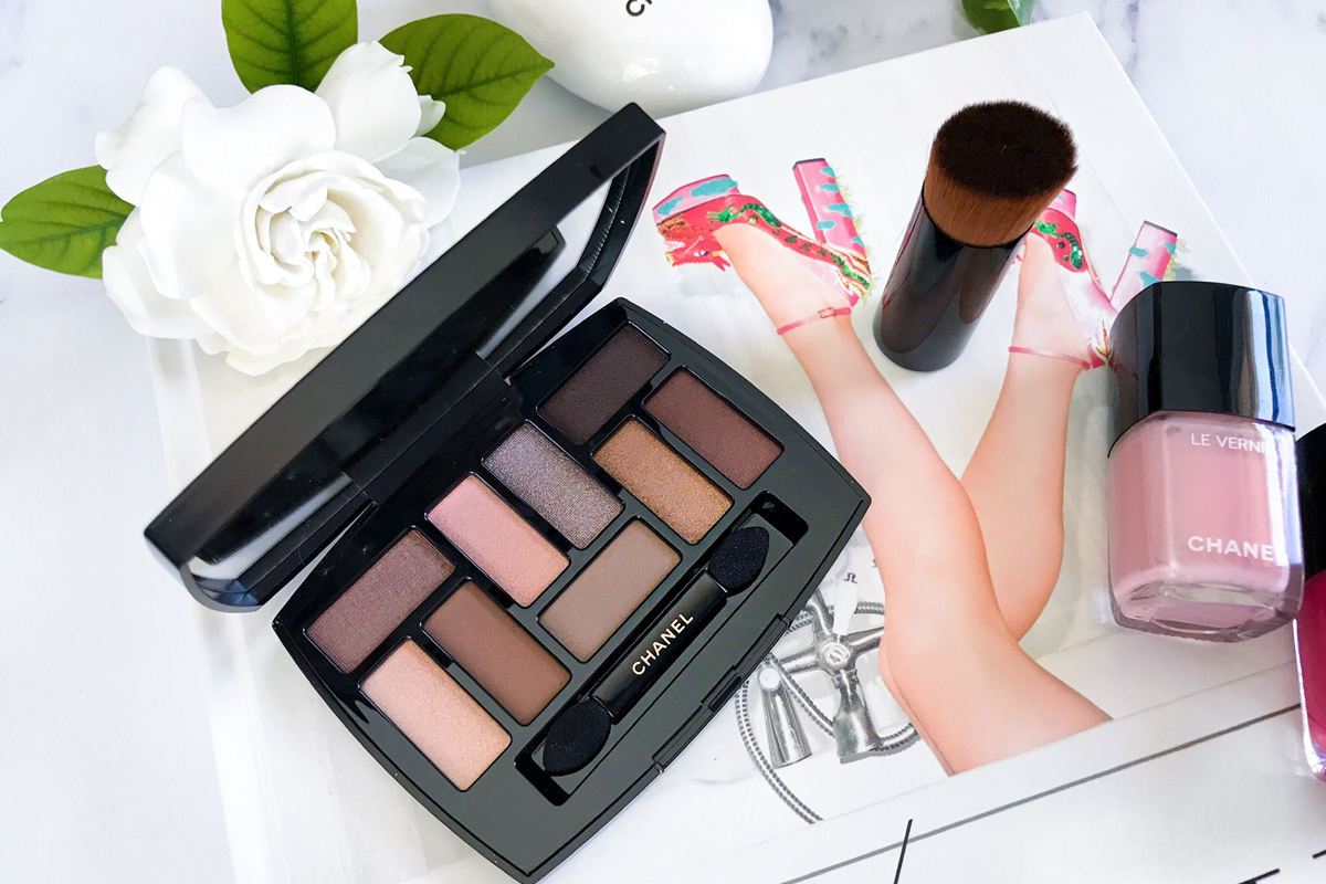 Purchase The CHANEL, LES BEIGES HEALTHY GLOW Natural Eyeshadow Palette